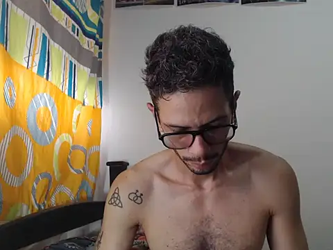 alisterxxx online show from February 19, 2026, 5:21 pm