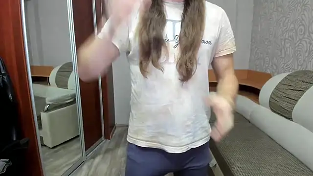 Marrymepls online show from October 21, 2025, 8:30 pm