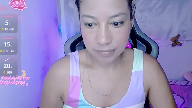 ninatiny online show from November 26, 2025, 9:09 am