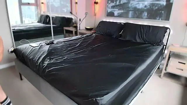 MikyFoxx online show from December 16, 2025, 10:47 pm