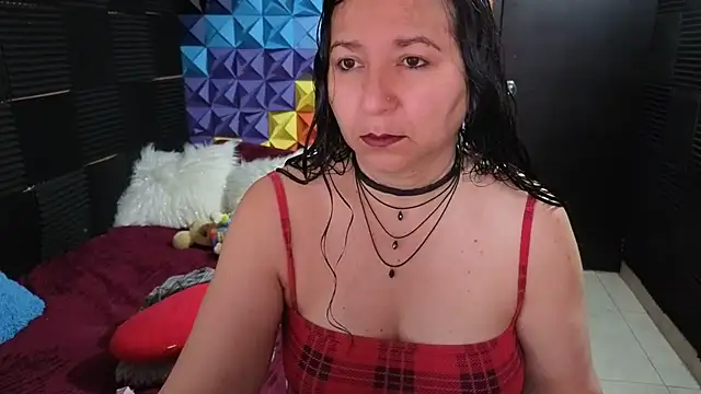 Snapshot of katifoxx chatting on February 10, 2026, 5:45 pm katifoxx online show from February 10, 2026, 5:45 pm