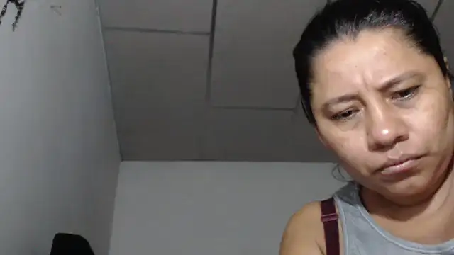 adrixxx38 online show from February 8, 2026, 10:24 am