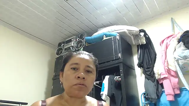 adrixxx38 online show from April 17, 2026, 8:11 pm