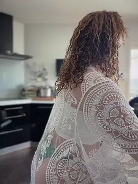 Clara-xoxo online show from February 26, 2026, 1:22 pm