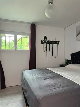 Clara-xoxo online show from April 13, 2026, 8:40 am