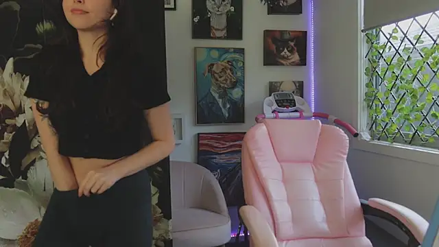 makiyahbelle online show from September 18, 2025, 7:11 am