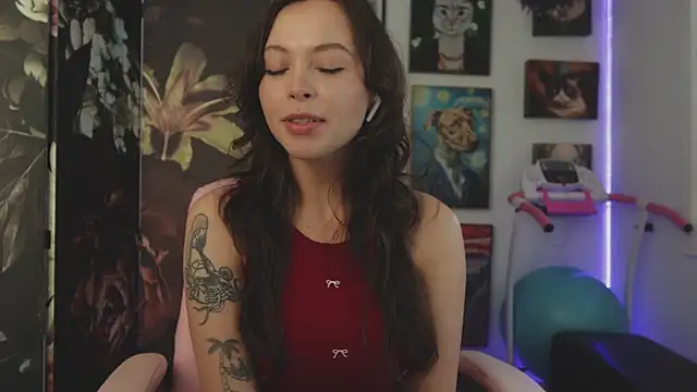 makiyahbelle online show from October 7, 2025, 8:04 am