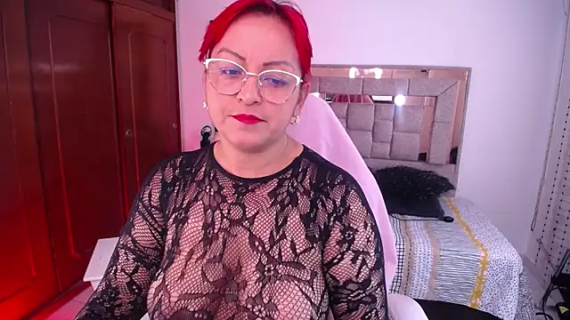 salomecastro  online show from October 19, 2025, 3:37 pm