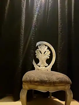 Ryoko Momoko online show from December 1, 2025, 8:37 am