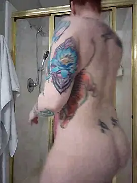 Snapshot of HollyTattoo chatting on February 17, 2026, 6:38 pm HollyTattoo online show from February 17, 2026, 6:38 pm