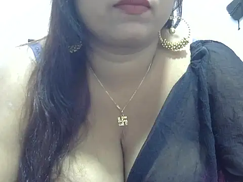 Snapshot of ROSEE_MERRYYYY chatting on January 16, 2026, 6:12 pm ROSEE MERRYYYY online show from January 16, 2026, 6:12 pm