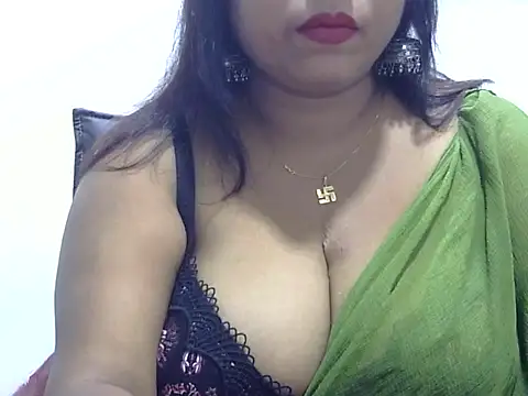 Snapshot of ROSEE_MERRYYYY chatting on February 7, 2026, 5:43 pm ROSEE MERRYYYY online show from February 7, 2026, 5:43 pm