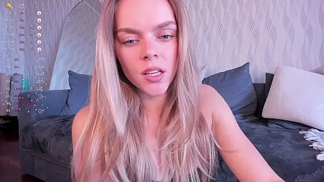 CharliSweet online show from June 19, 2026, 2:12 pm