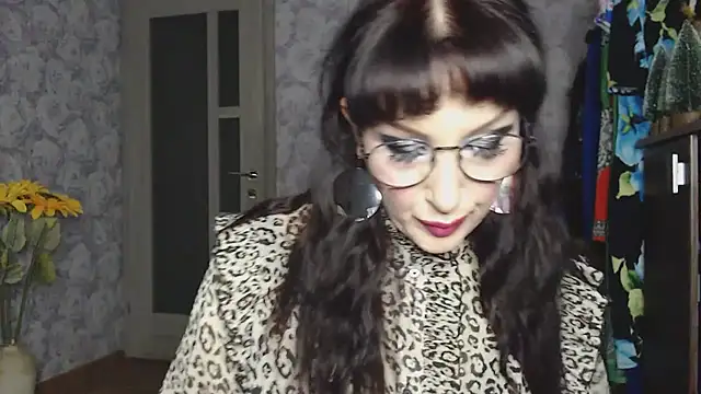 Snapshot of Aziza1 chatting on October 14, 2025, 3:01 pm Aziza1 online show from October 14, 2025, 3:01 pm