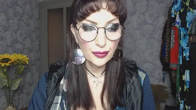 Aziza1 online show from April 2, 2026, 1:51 pm