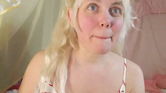 SunnySylvia online show from February 16, 2026, 5:22 pm