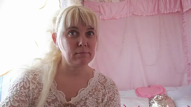 SunnySylvia online show from January 19, 2026, 8:29 am