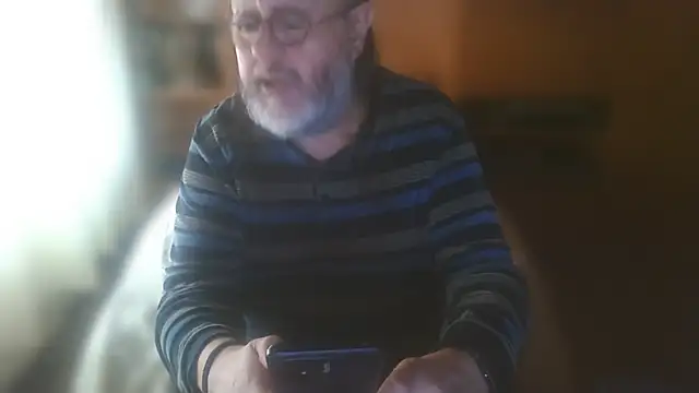 Snapshot of Koldo70 chatting on May 15, 2026, 2:04 pm Koldo70 online show from May 15, 2026, 2:04 pm