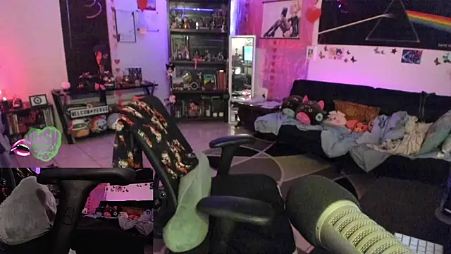 Snapshot of kushlungs666 chatting on March 2, 2025, 12:36 pm kushlungs666 online show from March 2, 2025, 12:36 pm