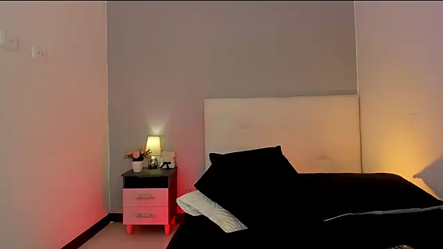 NataliaBuiles online show from February 23, 2026, 11:11 am