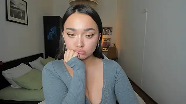 Tiffany Flynn online show from December 12, 2024, 9:37 pm