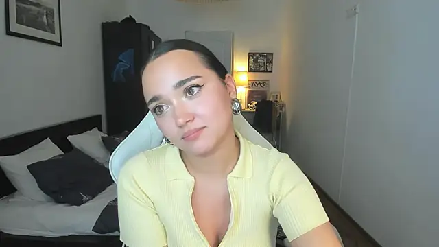 Tiffany Flynn online show from December 24, 2024, 1:16 am