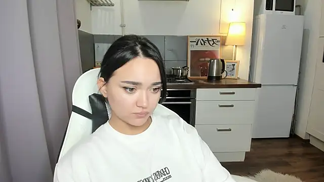 Tiffany Flynn online show from January 10, 2025, 2:55 pm