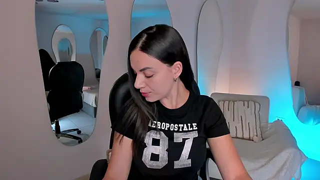 MorganHicks online show from February 18, 2026, 7:54 pm