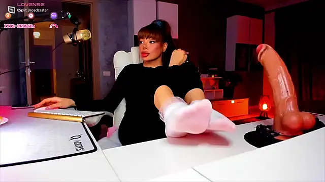 Miss kay1111 online show from April 19, 2026, 6:10 pm