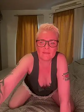 Gizzithehotone online show from March 20, 2026, 3:13 pm