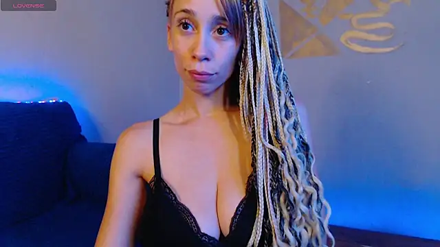 DIOSAHONEY online show from March 14, 2026, 9:10 pm