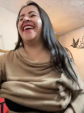 latinfemale online show from June 3, 2026, 8:24 pm
