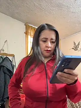 latinfemale online show from June 11, 2026, 8:39 pm
