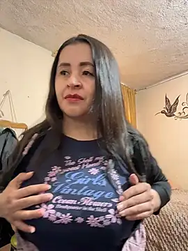 latinfemale online show from June 23, 2026, 8:40 pm