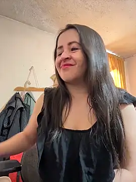 latinfemale online show from June 2, 2026, 7:58 pm