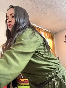 latinfemale online show from July 17, 2026, 9:01 pm
