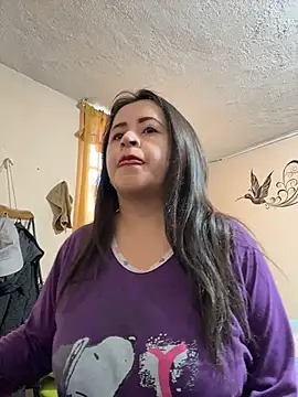 latinfemale online show from July 26, 2026, 8:49 pm
