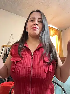 latinfemale online show from July 13, 2026, 8:41 pm