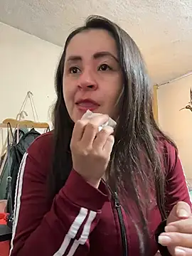 latinfemale online show from July 23, 2026, 9:44 pm