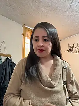 latinfemale online show from June 8, 2026, 9:48 pm