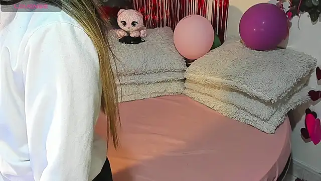 DestinyHills online show from February 21, 2026, 12:07 pm