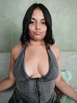  Estrellita  online show from May 14, 2026, 4:26 pm