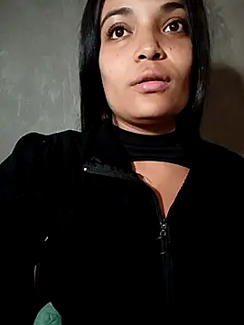  Estrellita  online show from March 27, 2026, 5:47 pm