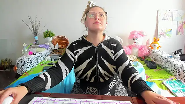 IamYourNarcotic online show from April 13, 2026, 11:36 am