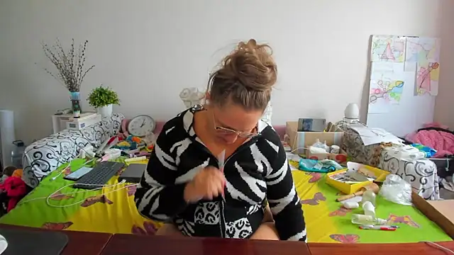 IamYourNarcotic online show from November 5, 2025, 10:51 am