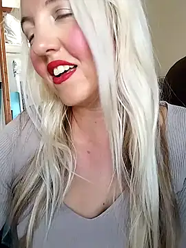 Snapshot of Mllesha74000 chatting on September 27, 2025, 1:28 pm Mllesha74000 online show from September 27, 2025, 1:28 pm