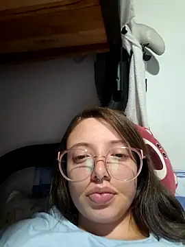 Snapshot of linda-schmidt chatting on February 15, 2026, 3:18 am linda-schmidt online show from February 15, 2026, 3:18 am