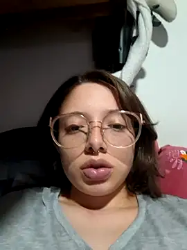 Snapshot of linda-schmidt chatting on February 18, 2026, 1:47 am linda-schmidt online show from February 18, 2026, 1:47 am