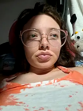 linda-schmidt online show from November 18, 2025, 1:43 am