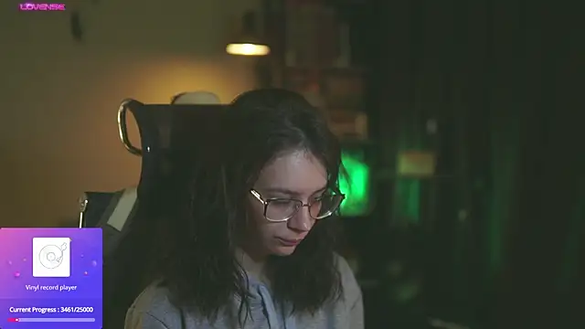 alyssa sweet online show from October 9, 2025, 4:46 am